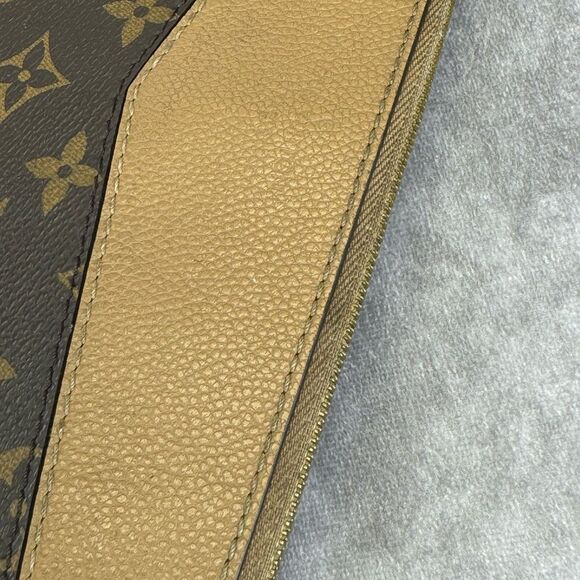 Louis Vuitton Daily Monogram Canvas Large Clutch Pouch - Picture 6 of 13
